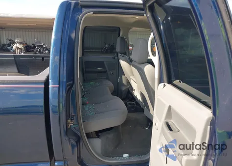 2006 Dodge Ram 1500 Slt/Trx4 Off Road/Sport z USA, uszkodzony, nr VIN 1D7HU18N56J107633